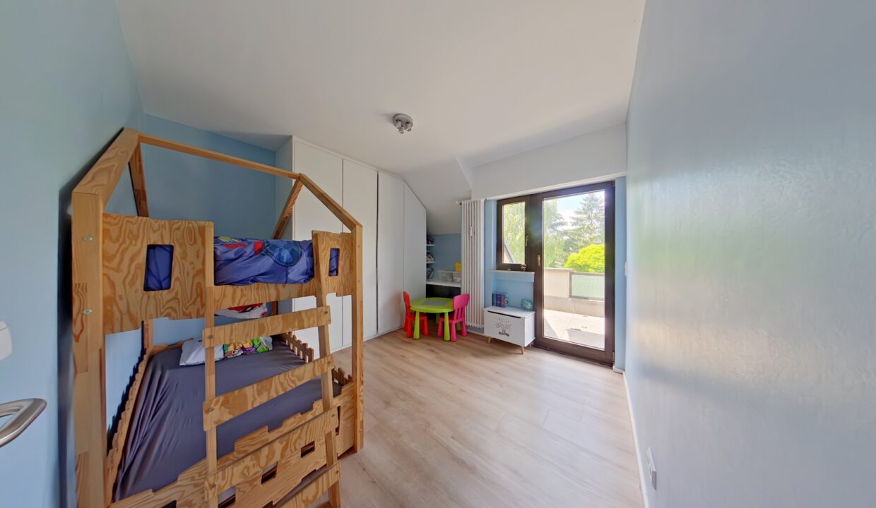 Bedroom 1 (19)